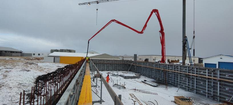 Nútímaleg byggingarframkvæmd frá BF2 með hreinum frágangi.